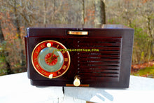 Charger l&#39;image dans la galerie, SOLD! - Nov 27, 2017 - BLUETOOTH MP3 READY - Art Deco 1952 General Electric Model 66 AM Brown Bakelite Tube Clock Radio Totally Restored! - [product_type} - General Electric - Retro Radio Farm
