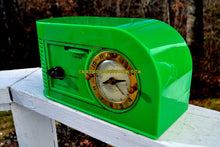 Load image into Gallery viewer, VERDE GREEN Golden Age Art Deco 1948 Continental Model 1600 AM Tube Clock Radio Totally Restored! - [product_type} - Continental - Retro Radio Farm