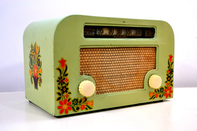 SOLD! - Dec 10, 2018 - Country Cottage Green 1940 Motorola 55x15 Tube AM Radio Original Factory Quaint Design!