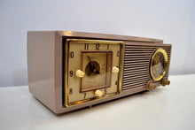 画像をギャラリービューアに読み込む, SOLD! - Dec 1, 2019 - Taro Taupe Mauve Mid Century 1953 Philco Model 53-702 Transitone AM Civil Service Clock Radio Sleek Looking! - [product_type} - Philco - Retro Radio Farm