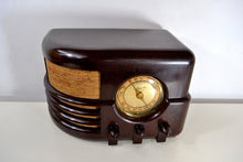 Load image into Gallery viewer, SOLD! - Jan 26, 2020 - Espresso Marble Brown Bakelite 1937 Majestic Model 651 AM Vacuum Tube Radio Real Jawdropper! - [product_type} - Majestic - Retro Radio Farm