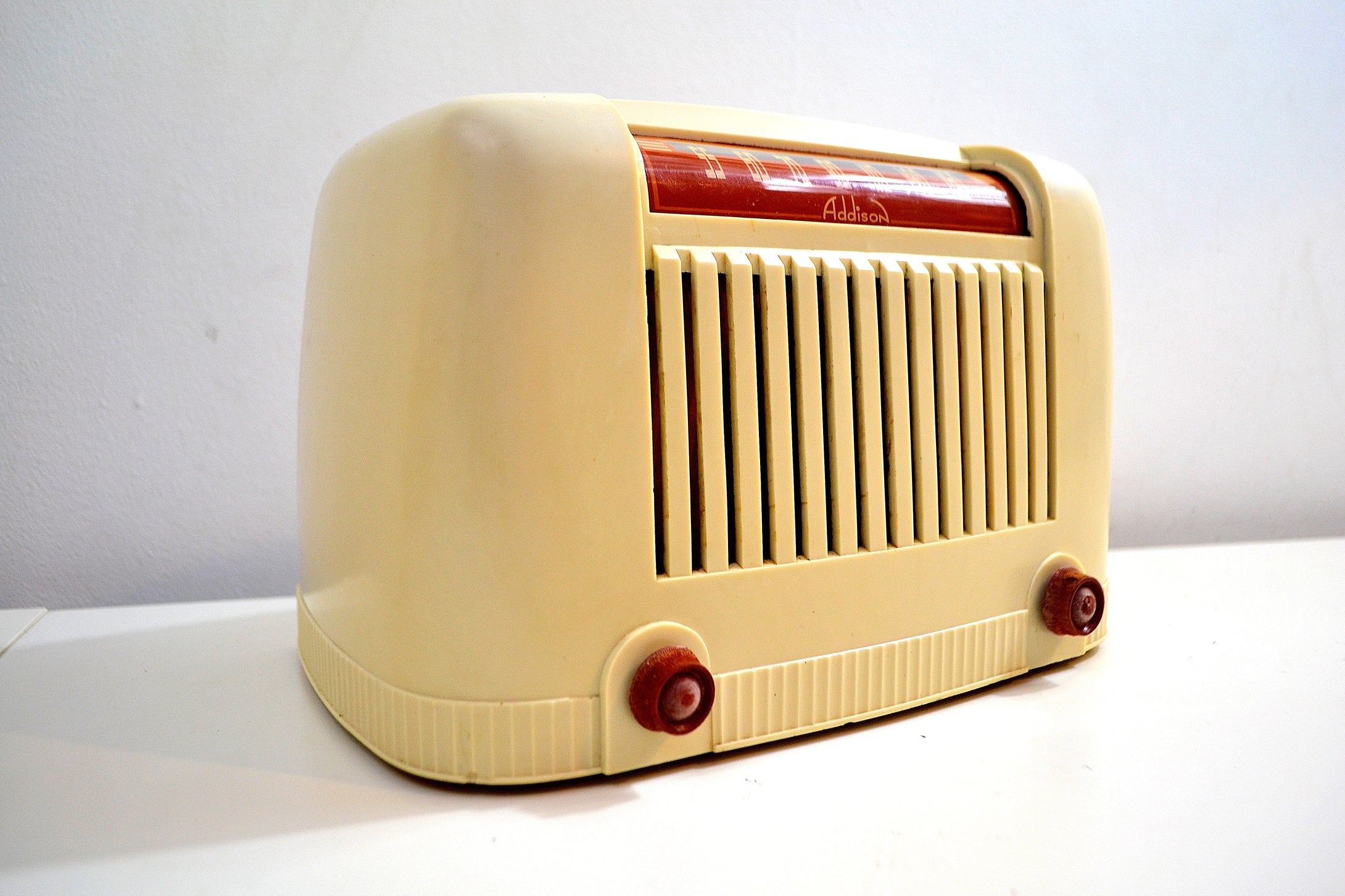 Tusk Ivory Art Deco Industrial 1946 Addison Model 55 Bakelite AM Vacuum Tube Radio with Toaster Envy! - [product_type} - Addison - Retro Radio Farm
