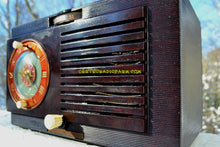 Charger l&#39;image dans la galerie, SOLD! - Dec 13, 2017 - Art Deco 1952 General Electric Model 60 AM Brown Bakelite Tube Clock Radio Totally Restored! - [product_type} - General Electric - Retro Radio Farm