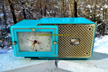 Charger l&#39;image dans la galerie, SOLD! - Jan 21, 2018 - BRIGHT SEAFOAM GREEN Retro Jetsons 1957 Bulova Model 120 Tube AM Clock Radio Looks Marvelous! - [product_type} - Bulova - Retro Radio Farm