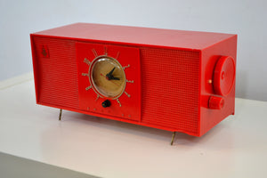 売れました！ - 2018 年 12 月 15 日 - エクスプレス レッド 1956 エマーソン 824 真空管 AM クロック ラジオが完全に復元されました。