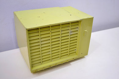 Chartreuse Green Bakelite Mid Century 1953 Crosley Model F-5CE AM Vacuum Tube Radio Solid Receiver!