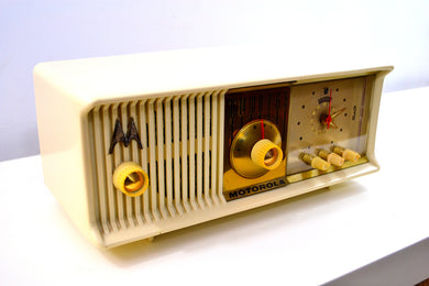 売れました！ - 2019 年 8 月 8 日 - アラバスター アイボリー 1957 モトローラ 57CC 真空管 AM クロック ラジオ 素晴らしい状態で、素晴らしいサウンドです。