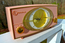 Charger l&#39;image dans la galerie, SOLD! - Dec 31, 2017 - PINK CYCLOPIC Vintage Mid Century Retro Jetsons 1957 Bulova Model 140 Tube AM Clock Radio WORKS! - [product_type} - Bulova - Retro Radio Farm