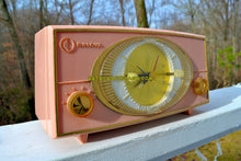 Charger l&#39;image dans la galerie, SOLD! - Dec 31, 2017 - PINK CYCLOPIC Vintage Mid Century Retro Jetsons 1957 Bulova Model 140 Tube AM Clock Radio WORKS! - [product_type} - Bulova - Retro Radio Farm