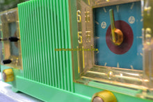 画像をギャラリービューアに読み込む, Cloisonne Green Mid Century 1952 Automatic Radio Mfg Tube AM Radio Cool Model Rare Color! - [product_type} - Automatic - Retro Radio Farm