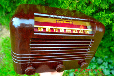 SOLD! - May 25 2014 - BEAUTIFUL PRISTINE Rare Art Deco Retro 1940 RCA Victor 15X AM Tube Radio Works! Wow!