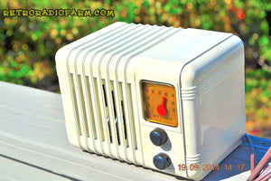 SOLD! - Oct 4, 2014 - SO CUTE 1940's Ivory Sky Rover Bakelite AM Tube AM Mini Radio WORKS!