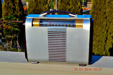 売れました！ - 2014 年 1 月 29 日 - 美しい戦後産業用ポータブル 1947 RCA Victor 66BX 真空管ラジオは動作します。