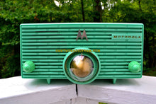 Charger l&#39;image dans la galerie, SOLD! - July 29, 2018 - SEA GREEN Mid Century Retro Jetsons 1957 Motorola 56H Turbine Tube AM Radio Works Amazing! - [product_type} - Motorola - Retro Radio Farm