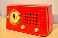 Charger l&#39;image dans la galerie, SOLD! - Feb 27, 2014 - STUNNING CARDINAL RED Bakelite 1948 Telechron Model 8H59 Clock Radio Works! - [product_type} - Admiral - Retro Radio Farm