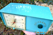 Charger l&#39;image dans la galerie, SOLD! - April 8, 2014 - TURQUOISE Atomic Retro Vintage 1956 RCA Victor 6-C-5 Tube AM Clock Radio WORKS! - [product_type} - RCA Victor - Retro Radio Farm