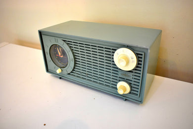 Eldorado Avocado 1959 Admiral Model 4E3 AM Vacuum Tube Clock Radio Nice!