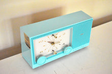 Charger l&#39;image dans la galerie, Bright Turquoise 1962 1963 Admiral Model Y3149 &#39;The Celebrity&#39; Vacuum Tube AM Radio Clock Sounds Looks Great!