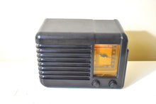 Load image into Gallery viewer, Anthracite 1938 Admiral Model 389-5S Vacuum Tube AM Radio Relic and Sounds Great!