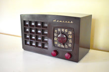 Load image into Gallery viewer, Mocha Brown Bakelite 1949-1951 Admiral Model 5R10 Vacuum Tube Radio Excellent Condition! Sounds Great!