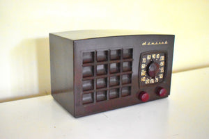 Mocha Brown Bakelite 1949-1951 Admiral Model 5R10 Vacuum Tube Radio Excellent Condition! Sounds Great!