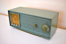 Charger l&#39;image dans la galerie, Sage Green 1955 Admiral Model 5W38 Vintage Atomic Age Vacuum Tube AM Radio Clock Sounds Looks Great!