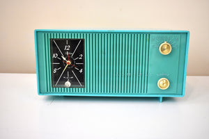 ターコイズ 1959 アドミラル モデル Y865C 真空管 AM ラジオのサウンドは素晴らしいです。素晴らしく見える！