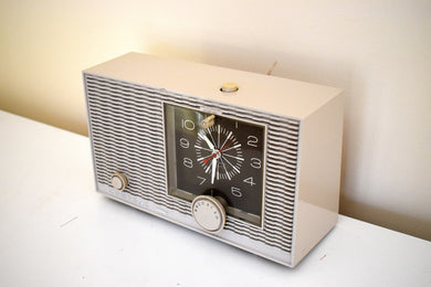 アスペン グレー 1964 アドミラル モデル YRC-517 ミッドセンチュリー真空管 AM クロック ラジオ サウンドが素晴らしい!非常に良い状態！