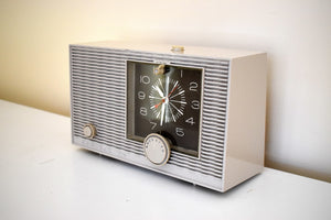Aspen Gray 1964 Admiral Model YRC-517 Mid Century Vacuum Tube AM Clock Radio Sounds Great! Excellent Condition!