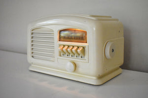 Creme Ivory Bakelite 1939 Airline 04BR-514B Vacuum Tube AM Radio Excellent Condition Good Ole Days!