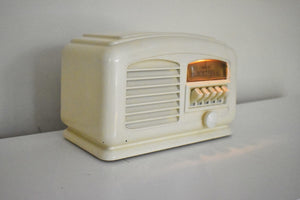 Creme Ivory Bakelite 1939 Airline 04BR-514B Vacuum Tube AM Radio Excellent Condition Good Ole Days!