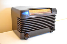 Load image into Gallery viewer, Timber Brown Bakelite 1946 Wards Airline Model 64BR-1503B AM Vacuum Tube Radio Excellent Condition Sounds Marvelous!