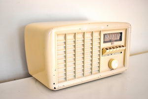 Vanilla Ivory Bakelite 1948 Airline Model 84BR-1517A Vacuum Tube AM Radio Sounds Great Quality Manufacturing!