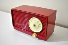 Charger l&#39;image dans la galerie, Bluetooth Ready To Go - Cardinal Red Bakelite Vintage 1955-1957 Airline Model GSL-1616A AM Vacuum Tube Radio Rare Color!