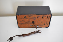 Charger l&#39;image dans la galerie, Charcoal 1958 Arvin Model 2581 Vacuum Tube AM Radio Great Receiver! What a Cutie!