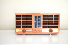 画像をギャラリービューアに読み込む, パンプキン スパイス 1956-1957 アービン モデル 3561 真空管ラジオ デュアル スピーカー サウンドは素晴らしく、優れた形状です。