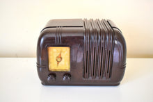 Load image into Gallery viewer, Siena Brown Bakelite 1947 Arvin Model 544 &quot;Lefty&quot; Vacuum Tube AM Radio Sounds Great Excellent Condition!