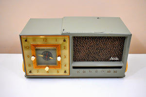 Willow Green Vintage Bakelite 1952 Arvin Model 657T AM Vacuum Tube Radio Rare Beautiful Model Loud Clear Sounding!