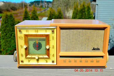 SOLD! - Sept 14, 2014 - BEAUTIFUL SANDY TAN Retro Space Age 1956 Arvin Tube AM Clock Radio WORKS!
