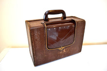 Load image into Gallery viewer, Rawhide Brown 1950 Zenith Model 4-G-903 Portable Vacuum Tube AM Lunch Box Radio! Works Like A Champ!