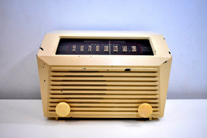 Beige Bakelite 1949 RCA Victor Model 9-X-642 Vacuum Tube AM Radio Sounds Incredible!