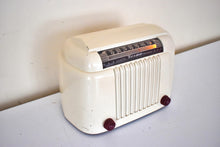 Load image into Gallery viewer, Ivory White 1946 Bendix Model 526B &quot;The Toaster&quot; Vacuum Tube AM Radio So Cute! Excellent Performer!