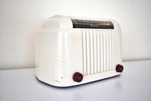 Load image into Gallery viewer, Ivory White 1946 Bendix Model 526B &quot;The Toaster&quot; Vacuum Tube AM Radio So Cute! Excellent Performer!