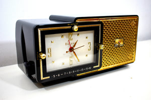 Luxor Black 1957 Bulova Model 120 Vacuum Tube AM Clock Radio Excellent Condition!