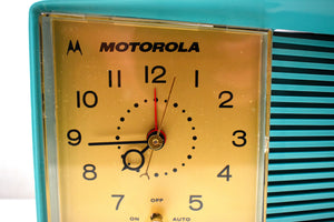 Aqua Mid Century 1960 Motorola Model C15JK25 Vacuum Tube AM Clock Radio Sounds Great! Looks Great!