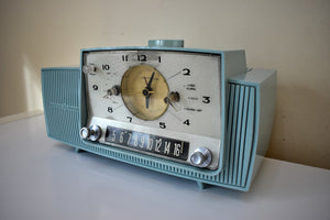 コーンフラワー ブルー 1959 GE ゼネラル エレクトリック モデル 913D AM 真空管クロック ラジオ ホーリー スモーク ワーキング クロック ライト!