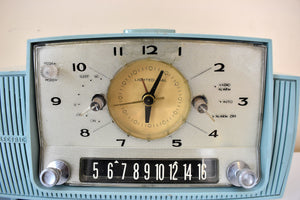 Cornflower Blue 1959 GE General Electric Model 913D AM Vacuum Tube Clock Radio Holy Smoke Working Clock Light!