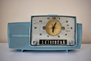コーンフラワー ブルー 1959 GE ゼネラル エレクトリック モデル 913D AM 真空管クロック ラジオ ホーリー スモーク ワーキング クロック ライト!