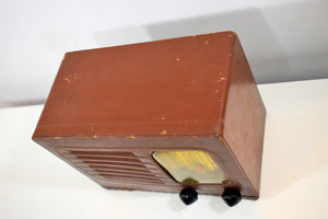 Leatherette Brown Bakelite 1942 Emerson Model 461 AM Vacuum Tube Radio Sounds Marvelous Hard To Find Condition!