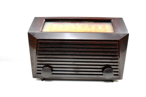 Edgy Looking Brown Bakelite 1949 RCA Victor Model 9-X-641 Vacuum Tube AM Radio Looks Great! Sounds Wonderful!